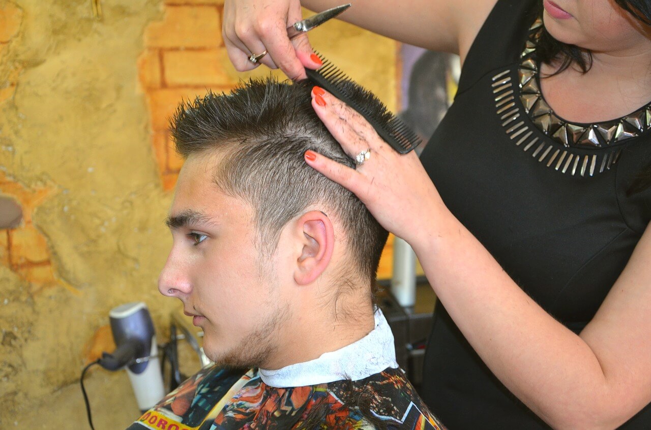 Coupe de cheveux Assieu